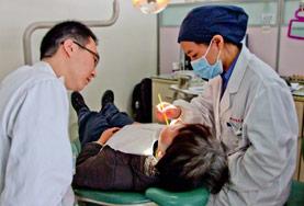 Medicine & Healthcare A Dentistry intern learns from local dentists at our placement hospital in China.