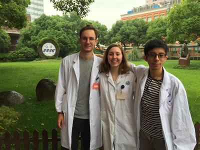 Volunteers on a Medical Project work at their hospital in Shanghai Projects Abroad Medical volunteers at their hospital placement in Shanghai
